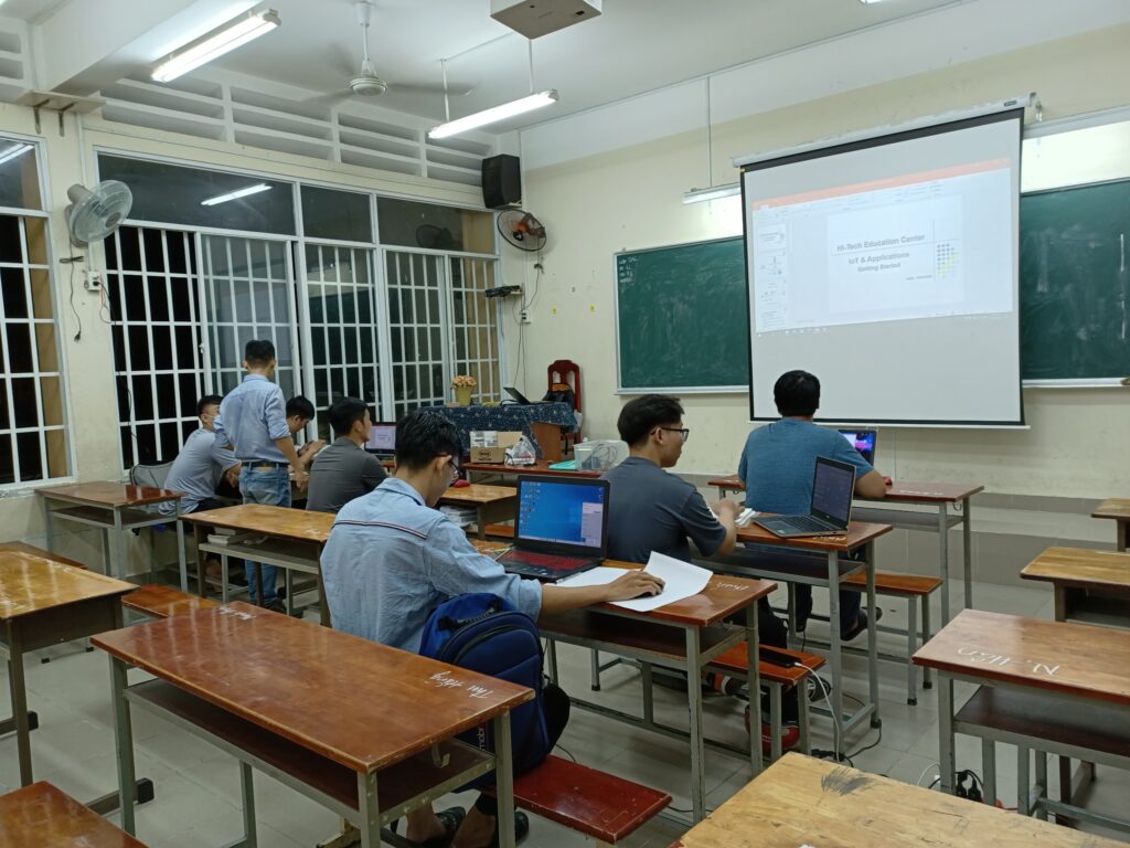 Khóa học Layout vi mạch số - HitechUni