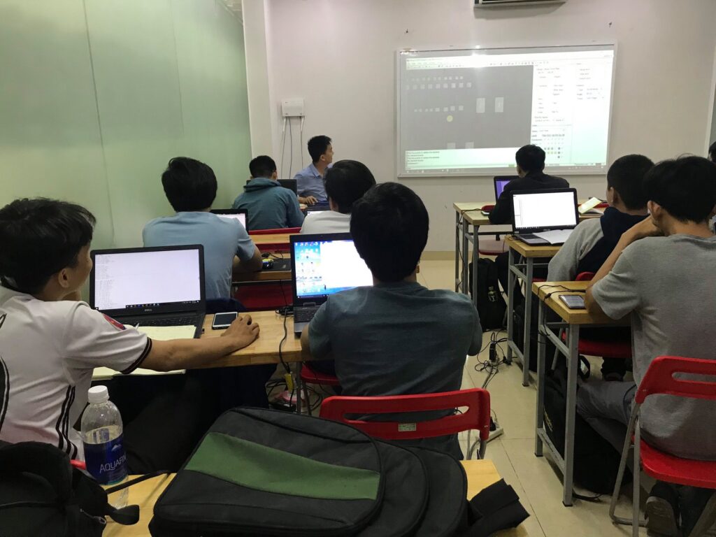 Khóa học Layout vi mạch số - HitechUni