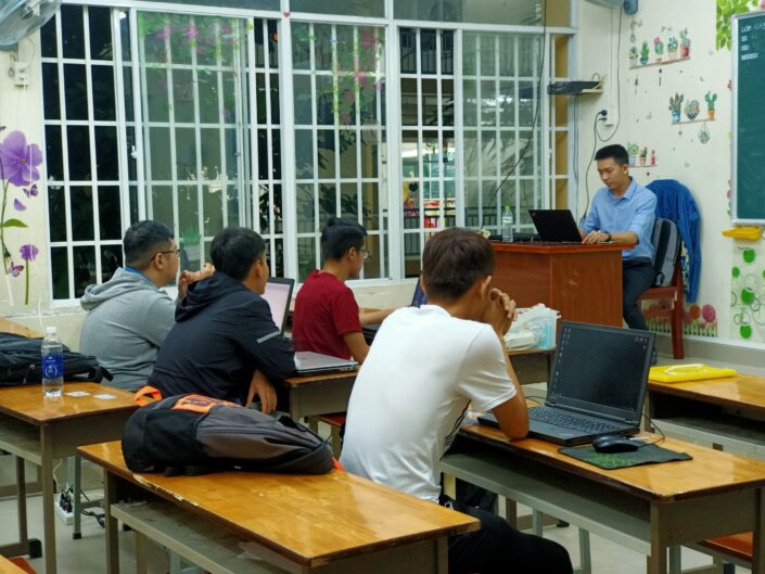 Khóa học Layout vi mạch số - HitechUni